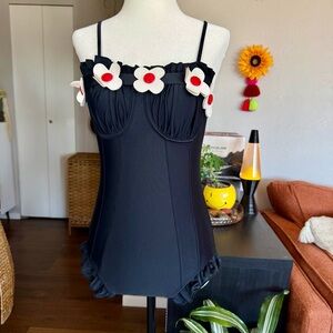 Retro Daisy Appliqué One-Piece Swimsuit